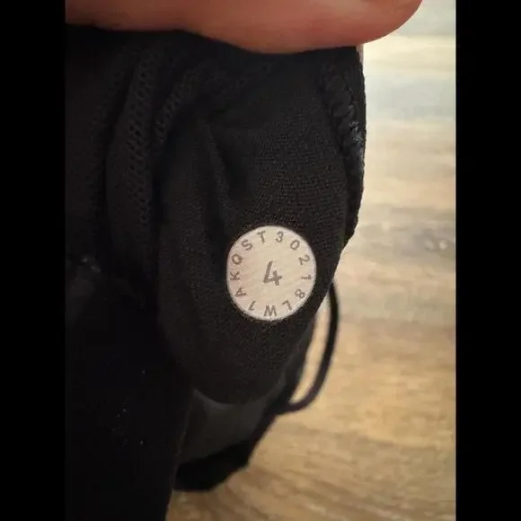 Lululemon Sun Setter Tank Black Size 4 - Picture 3 of 3